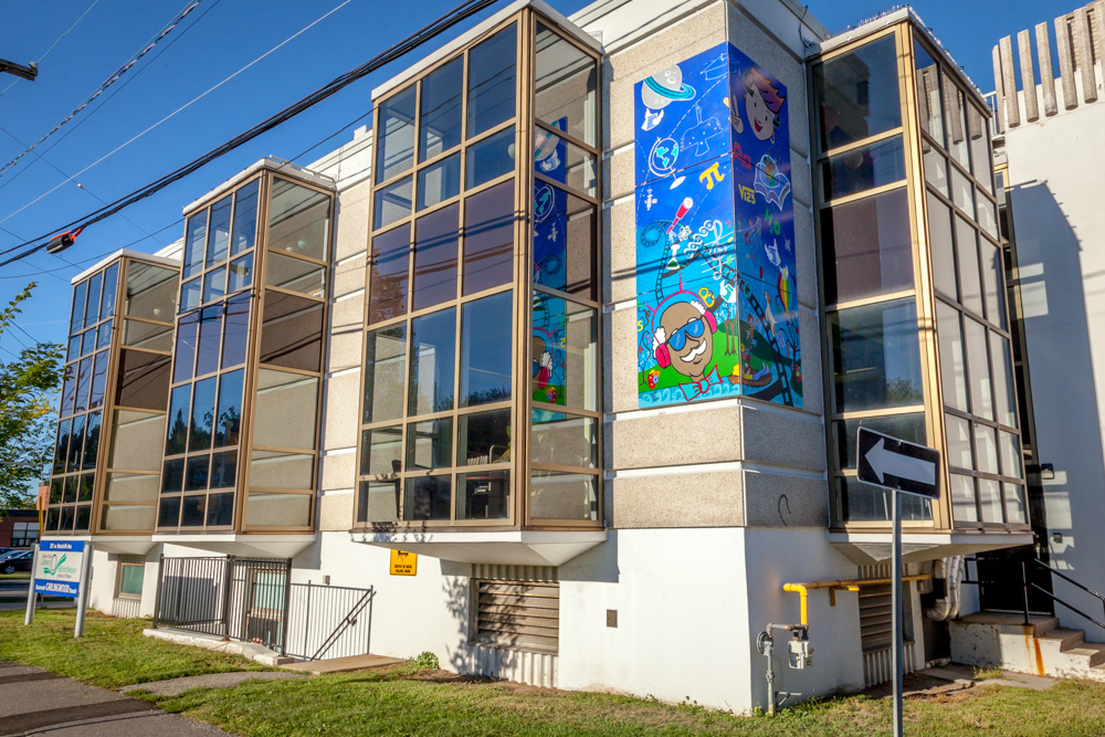 Exterior of Carlingwood branch